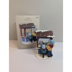 Hallmark Keepsake Ornament-  Christmas Window‎ - 2007 Whistle Stop w/Box